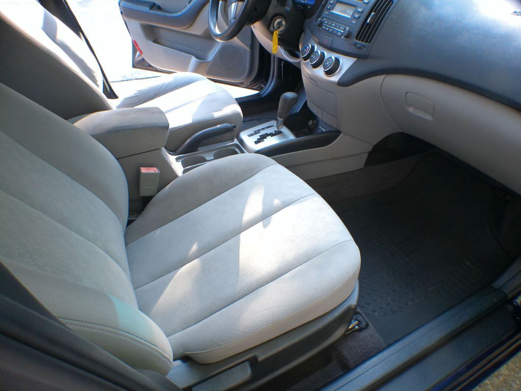 2010 Hyundai Elantra Image 9