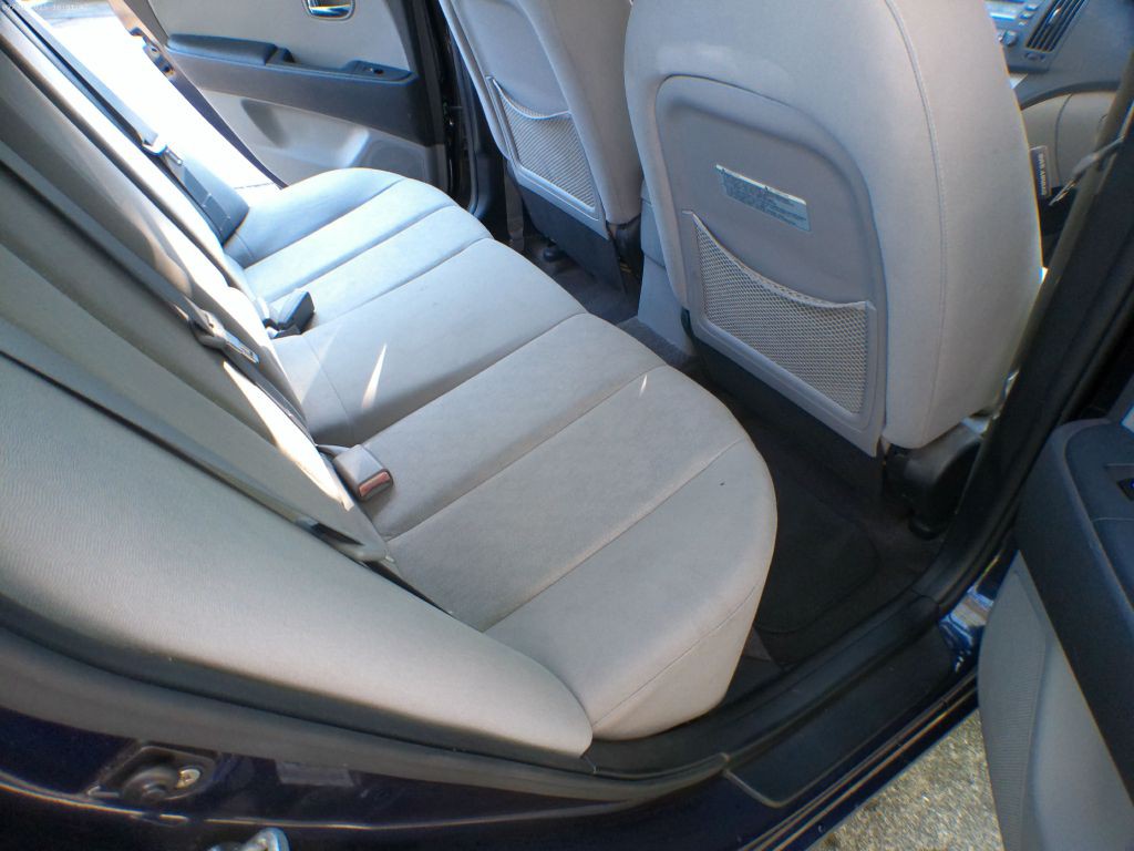 2010 Hyundai Elantra Image 10