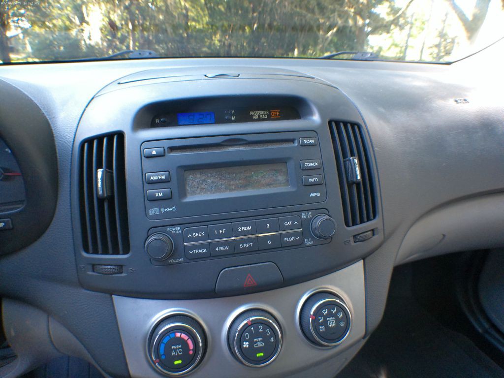 2010 Hyundai Elantra Image 14