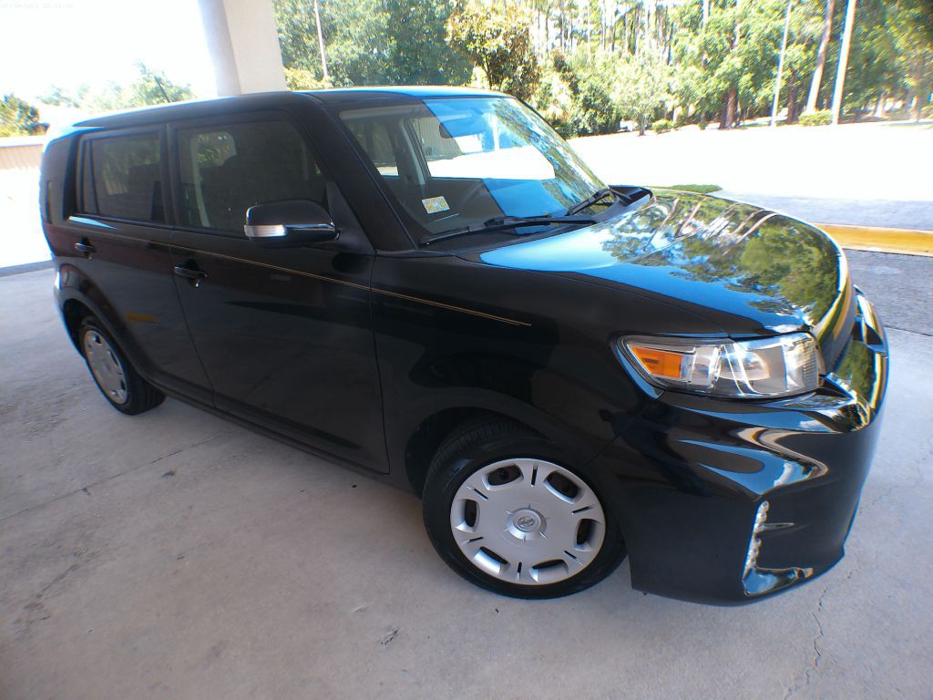 2014 Scion xB Image 2