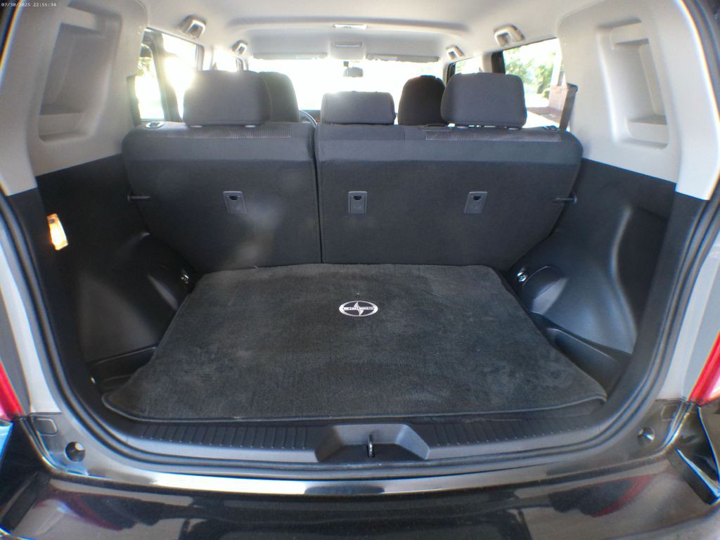2014 Scion xB Image 9