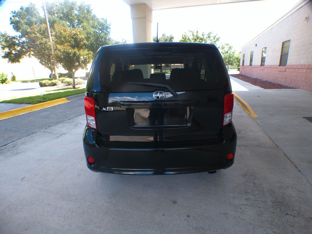 2014 Scion xB Image 17