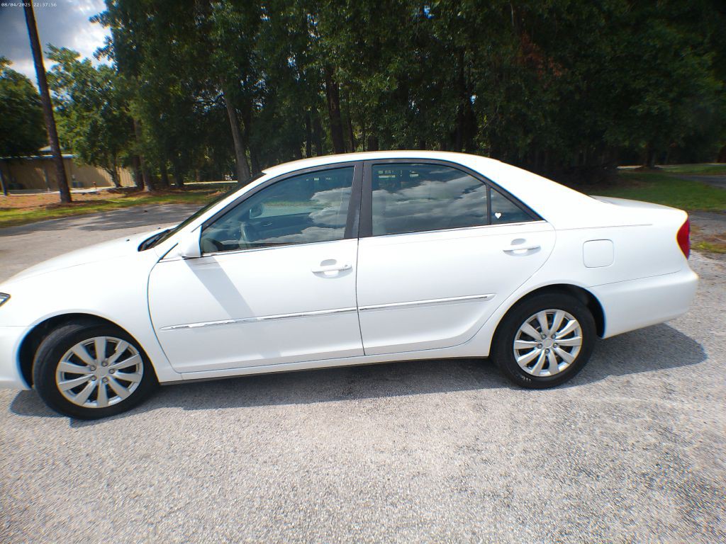 2004 Toyota Camry Image 10
