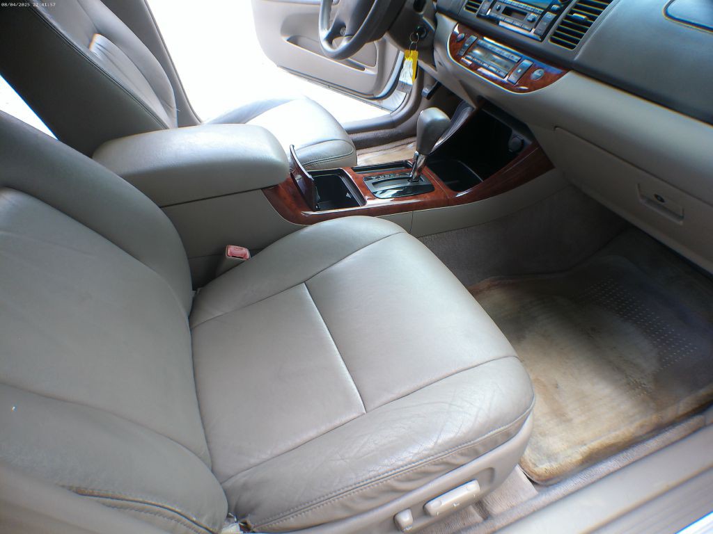 2004 Toyota Camry Image 15