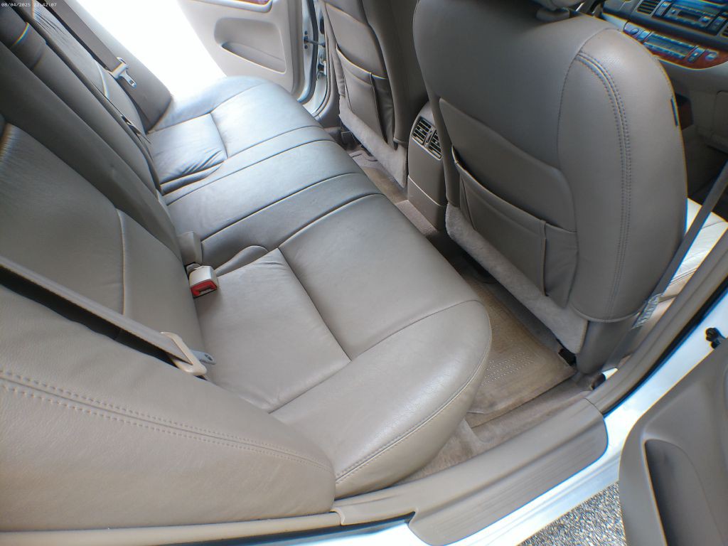 2004 Toyota Camry Image 16