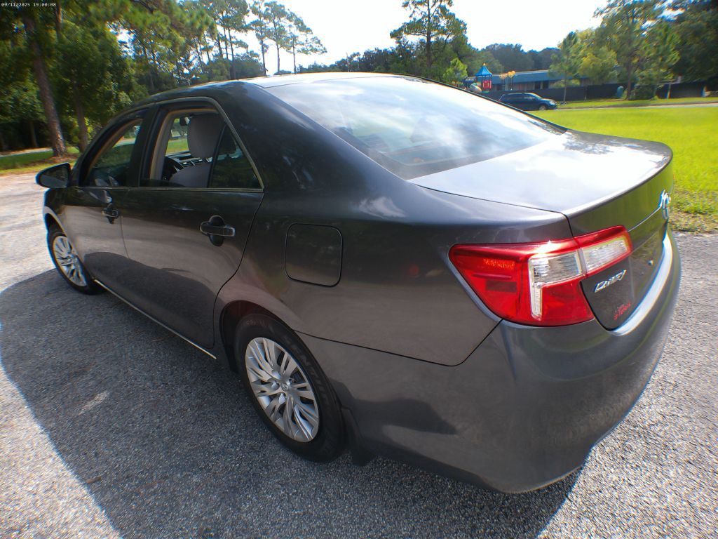 2013 Toyota Camry Image 4