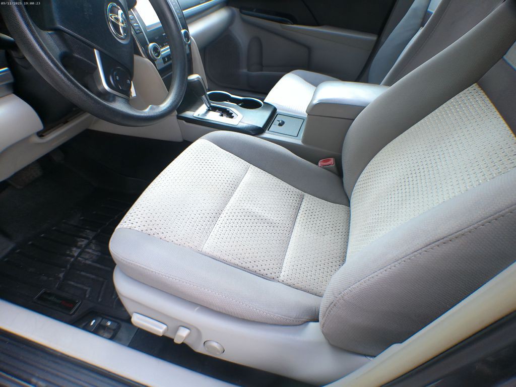 2013 Toyota Camry Image 5