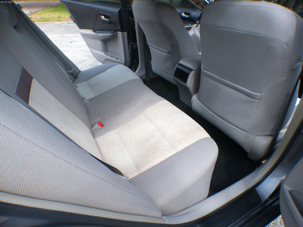 2013 Toyota Camry Image 9