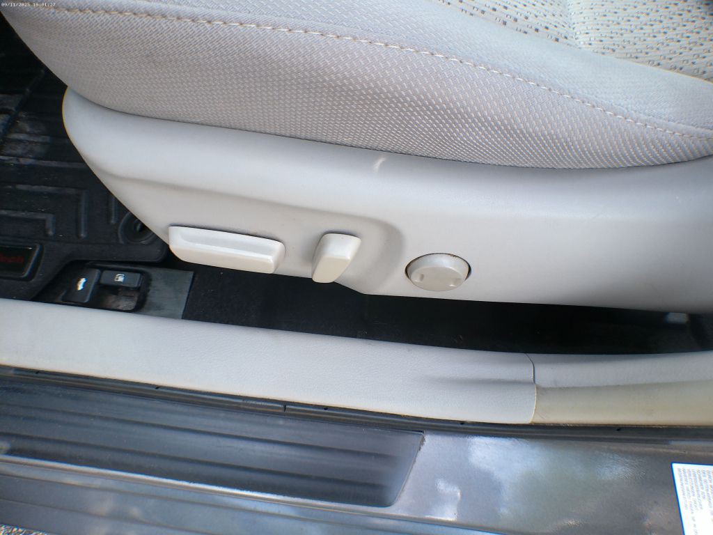 2013 Toyota Camry Image 12