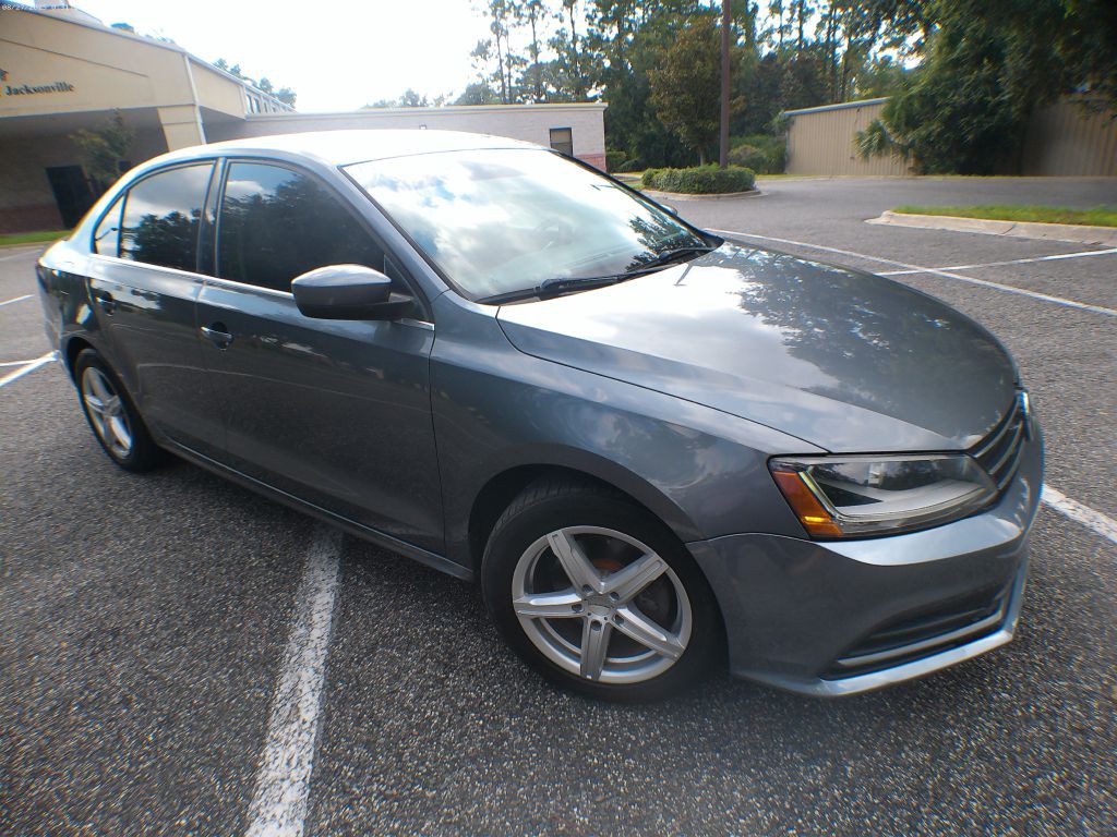 2017 Volkswagen Jetta Image 2