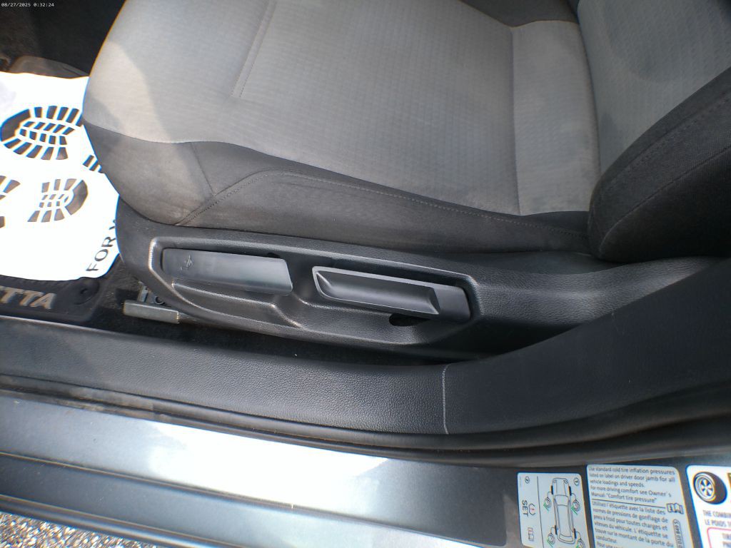 2017 Volkswagen Jetta Image 10