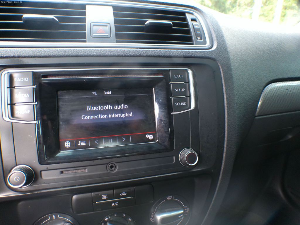2017 Volkswagen Jetta Image 12