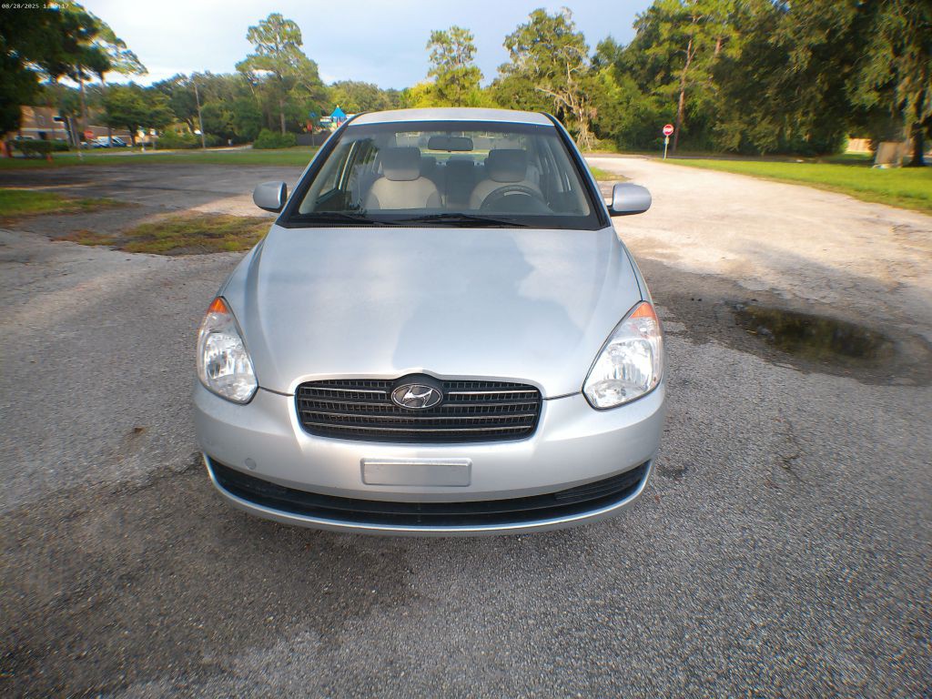2011 Hyundai Accent Image 6