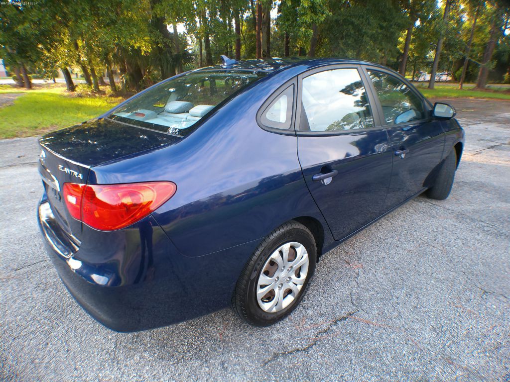 2010 Hyundai Elantra Image 3