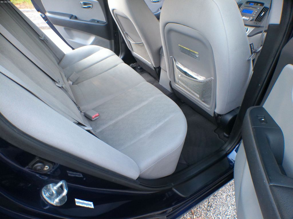 2010 Hyundai Elantra Image 8