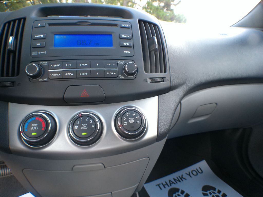 2010 Hyundai Elantra Image 12
