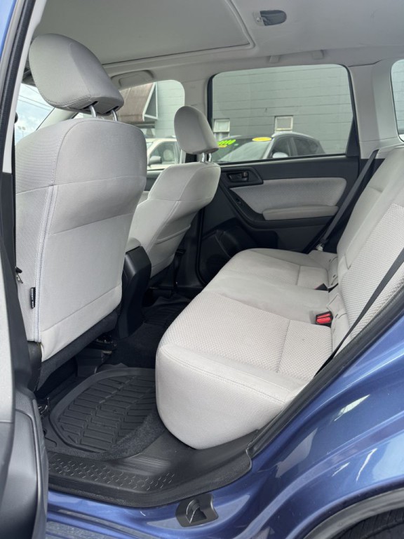2017 Subaru Forester Image 6