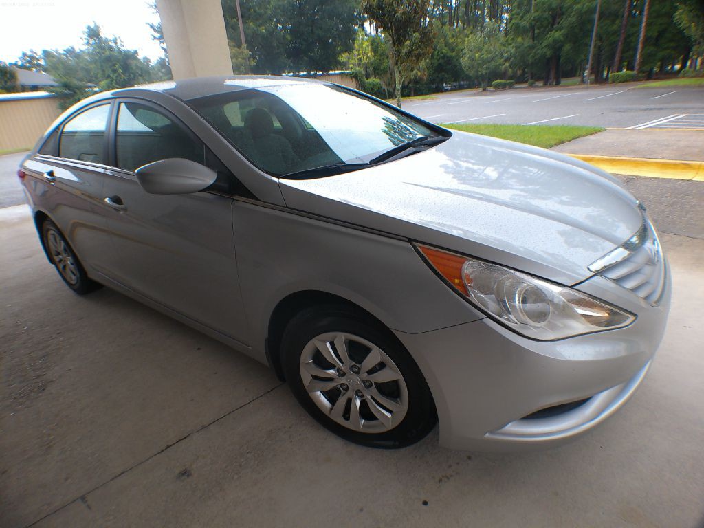 2013 Hyundai Sonata Image 2