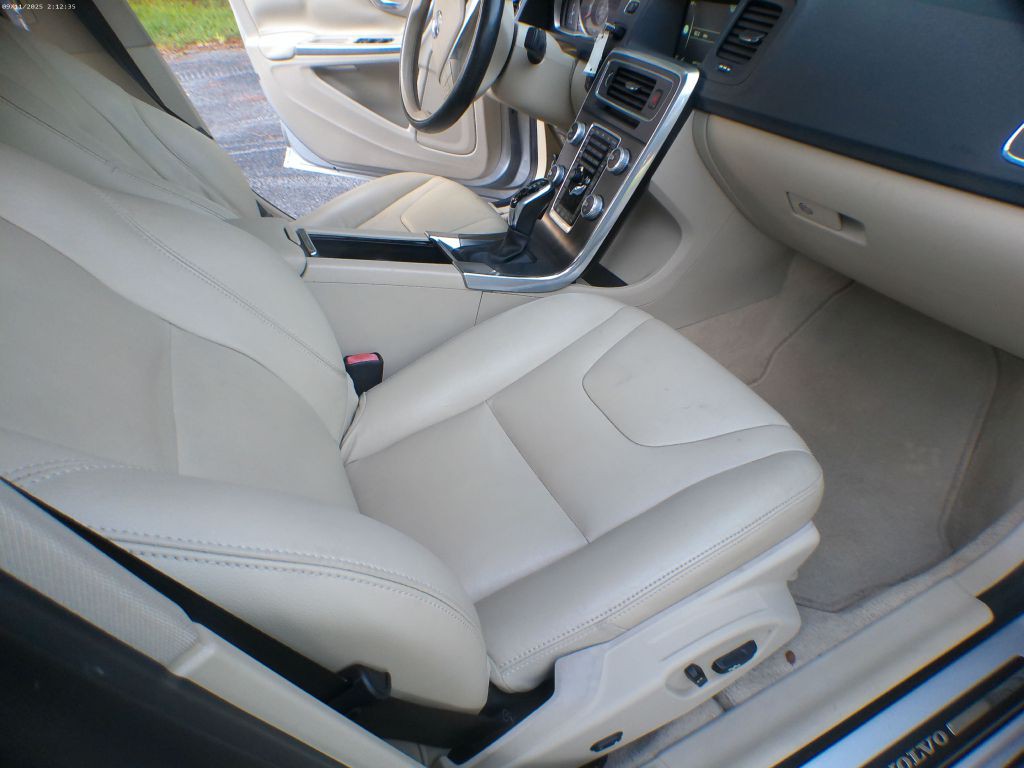 2015 Volvo S60 Image 11