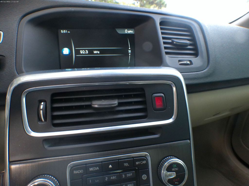 2015 Volvo S60 Image 13