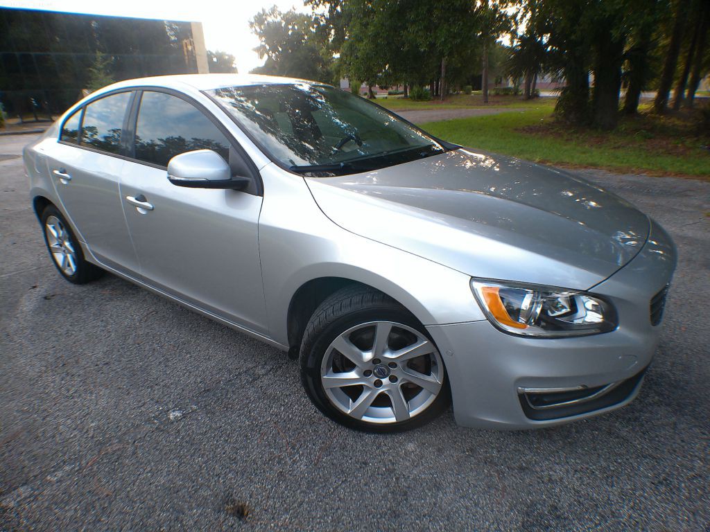 2015 Volvo S60 Image 2