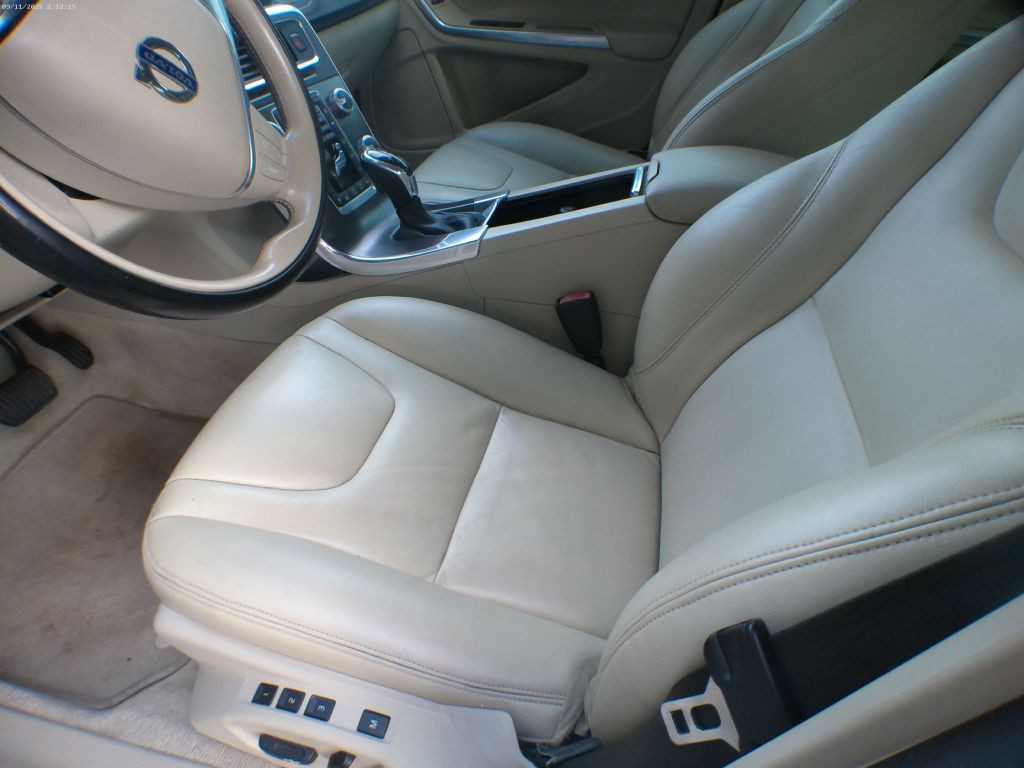 2015 Volvo S60 Image 9