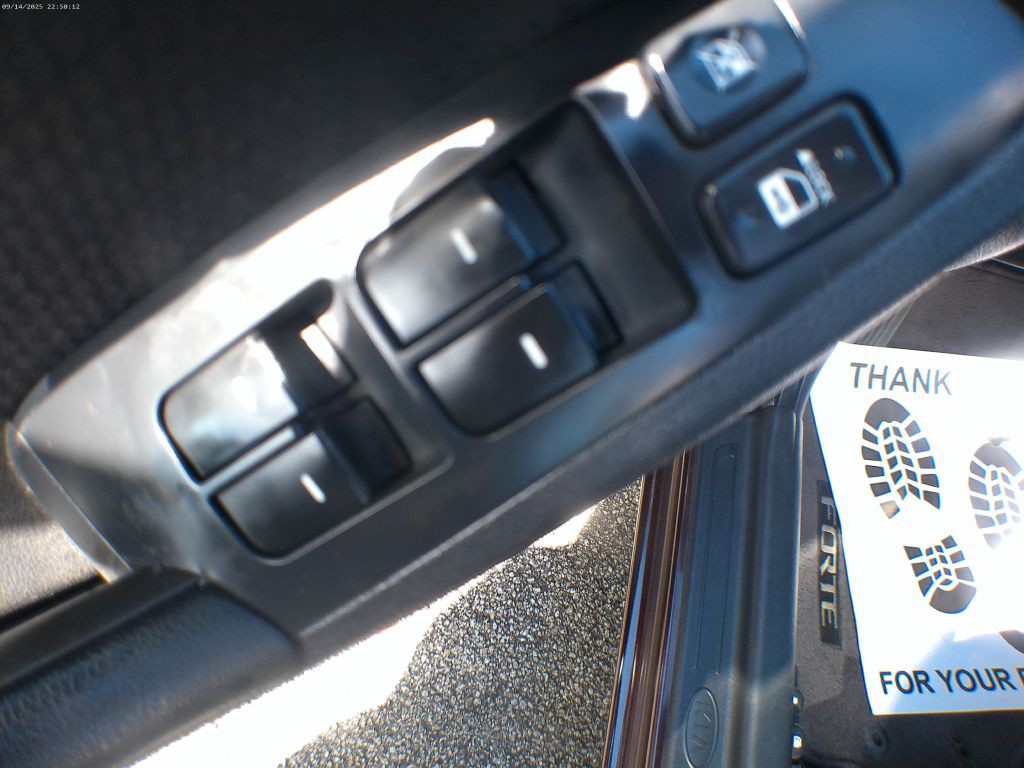 2011 Kia Forte Image 29