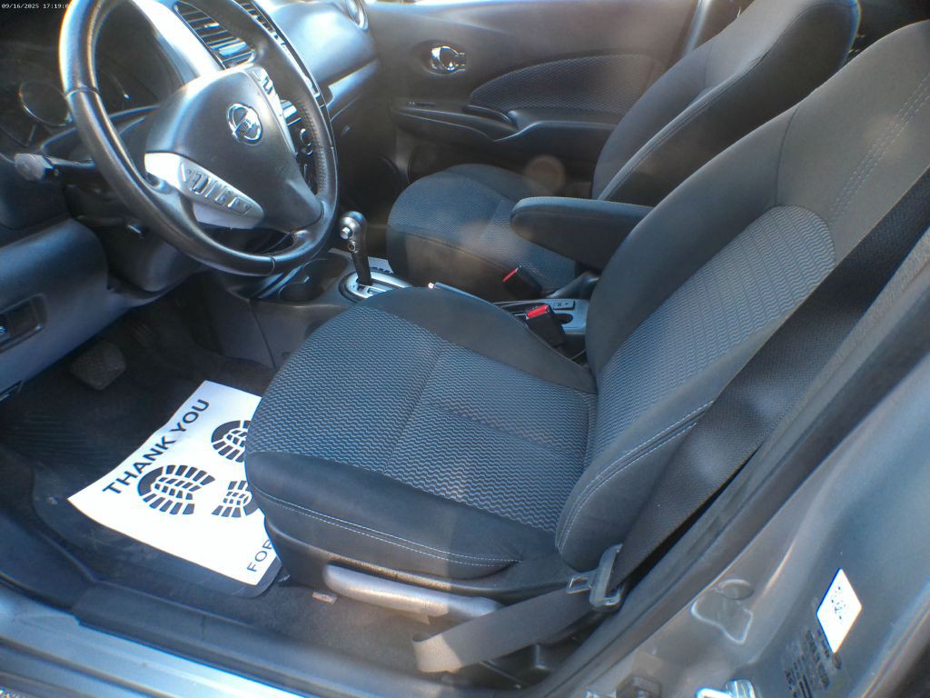 2015 Nissan Versa Image 3