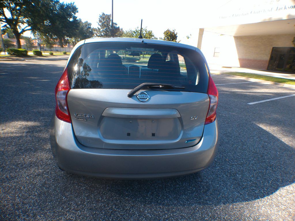 2015 Nissan Versa Image 15
