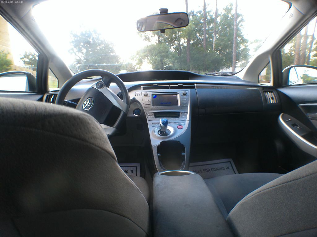 2014 Toyota Prius Image 10