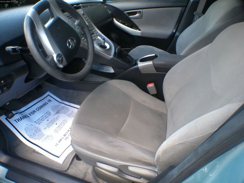 2014 Toyota Prius Image 16