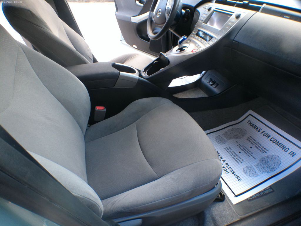 2014 Toyota Prius Image 18