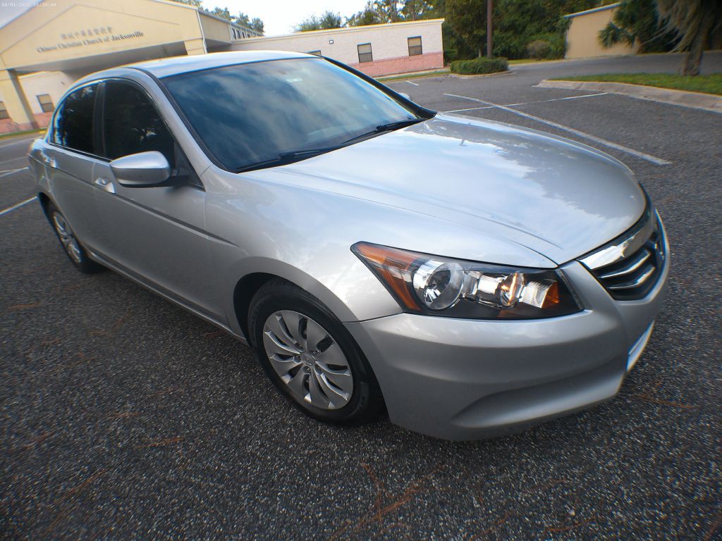 2012 Honda Accord Image 2