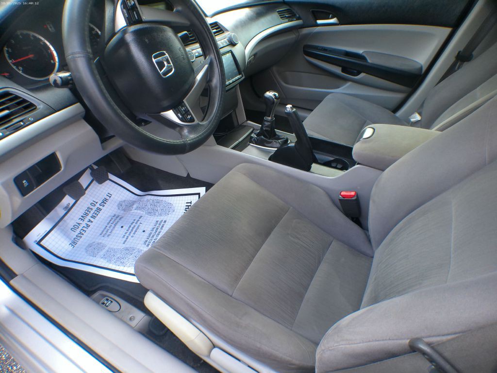 2012 Honda Accord Image 5