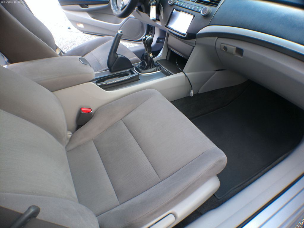 2012 Honda Accord Image 7