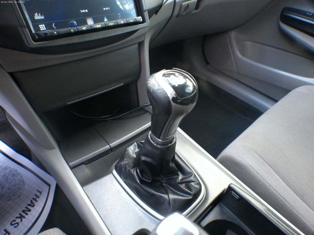2012 Honda Accord Image 10
