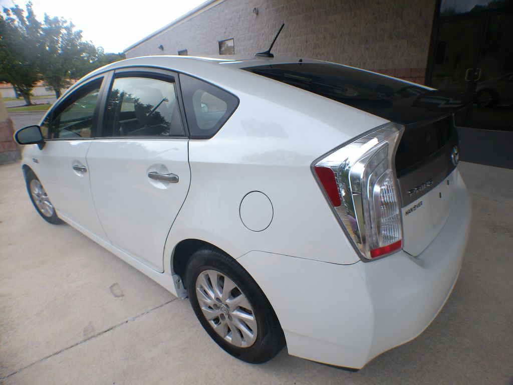 2013 Toyota Prius Image 4