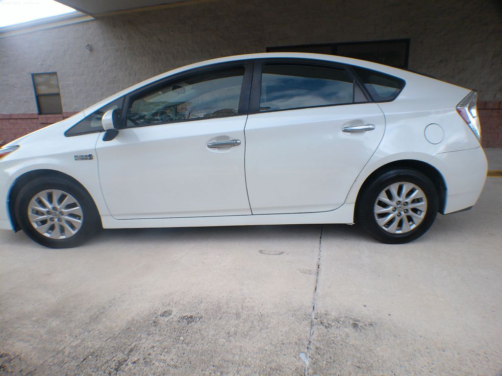 2013 Toyota Prius Image 6