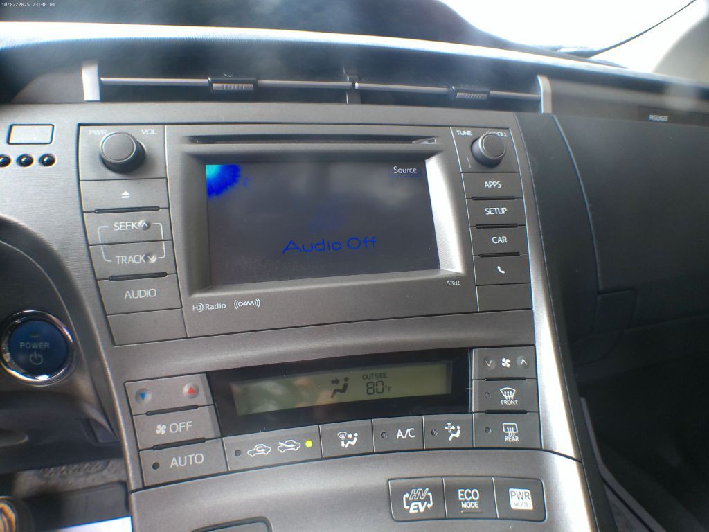 2013 Toyota Prius Image 17