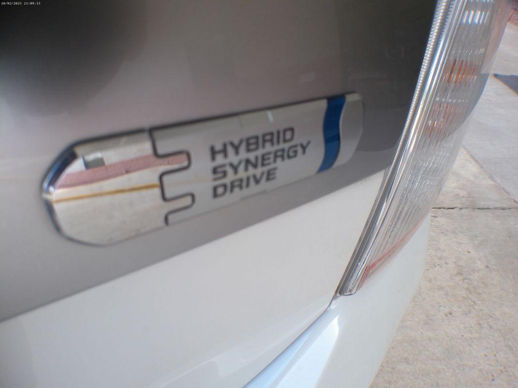 2013 Toyota Prius Image 21