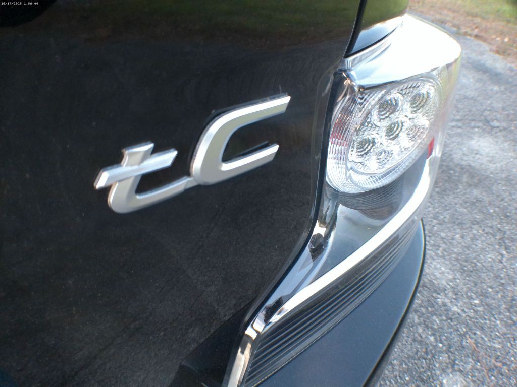 2016 Scion tC Image 17