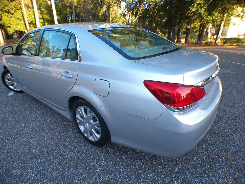 2011 Toyota Avalon Image 4