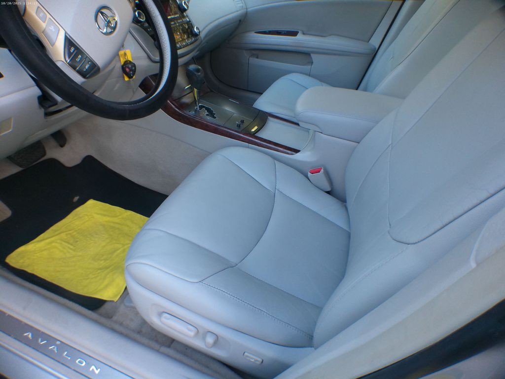 2011 Toyota Avalon Image 5