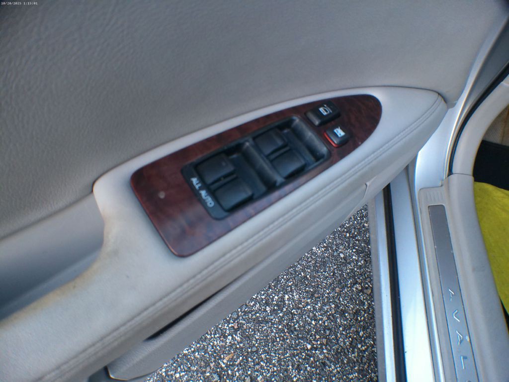 2011 Toyota Avalon Image 9