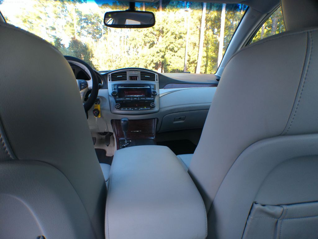 2011 Toyota Avalon Image 13