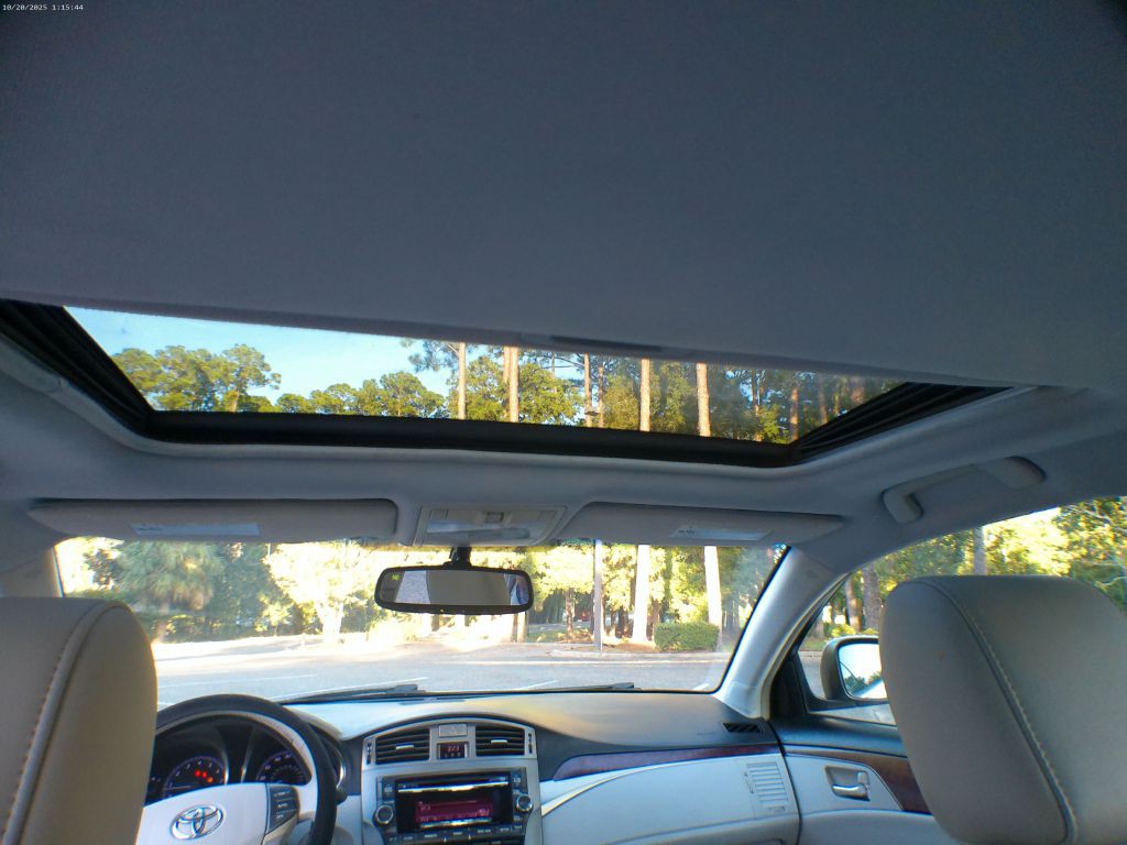 2011 Toyota Avalon Image 14