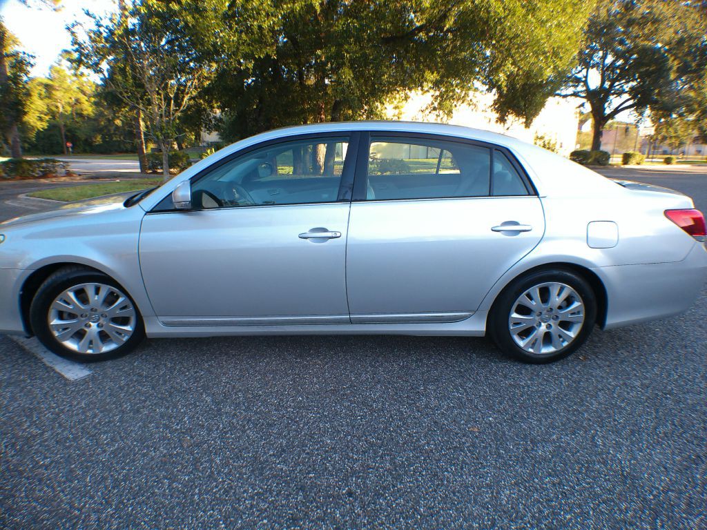 2011 Toyota Avalon Image 16