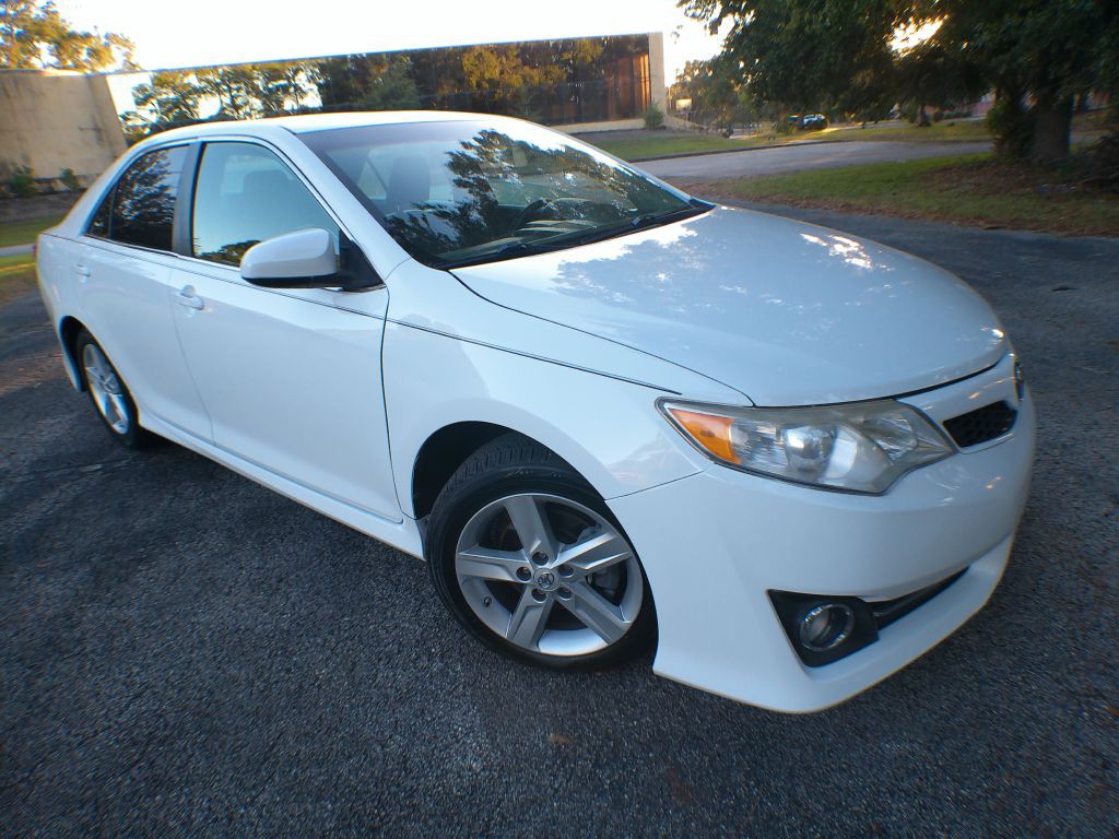 2012 Toyota Camry Image 2