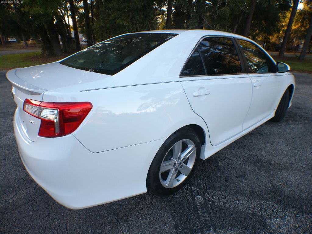 2012 Toyota Camry Image 3