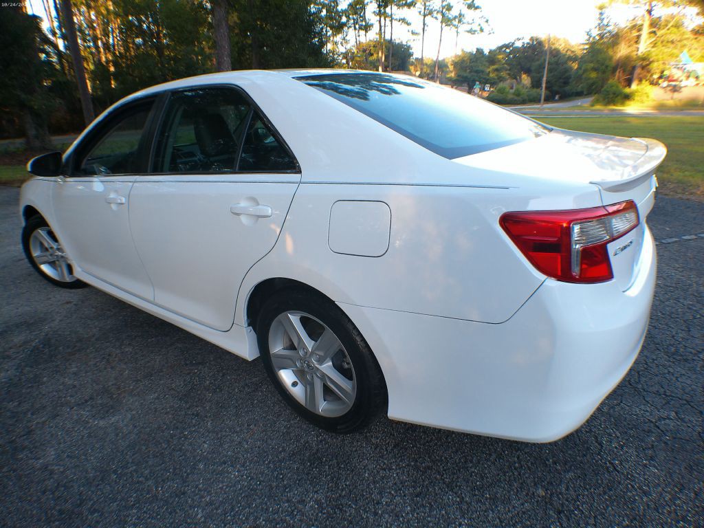 2012 Toyota Camry Image 4